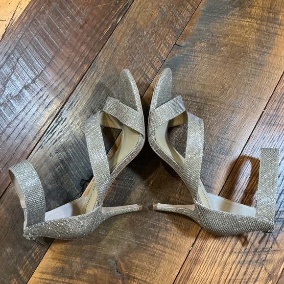 Antonio Melani Champagne Metallic Strappy Heels Women’s 8.5M - Picture 6 of 9